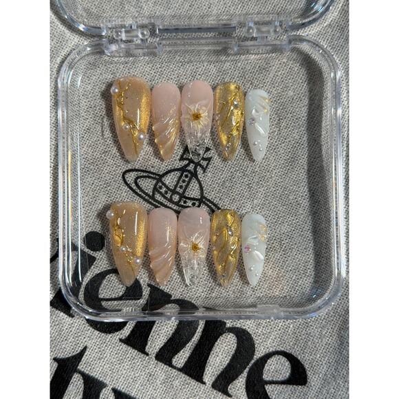 Nailcissist Golden Sands Press-On Nails • Small • Limited Edition - Picture 7 of 11